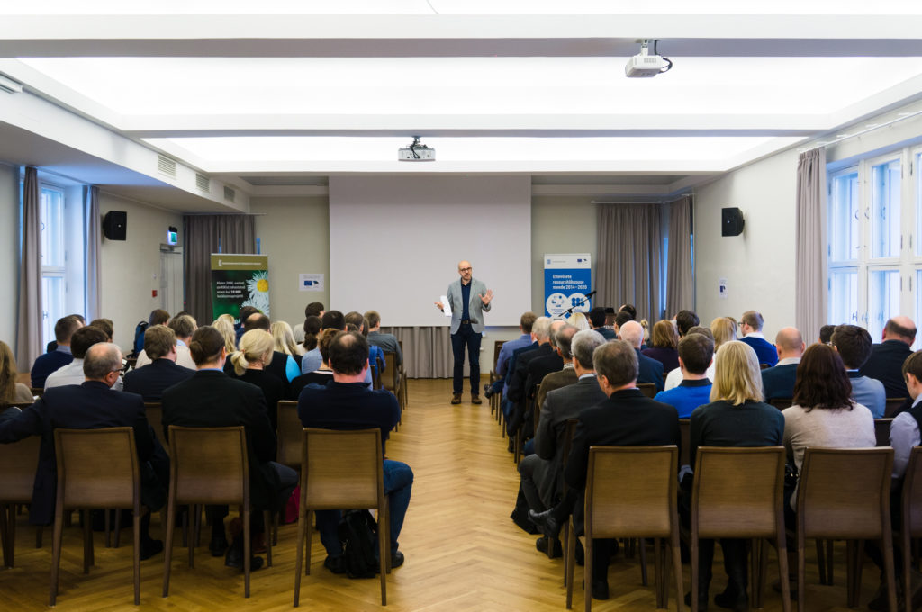 Rasmus Rask talking at an event